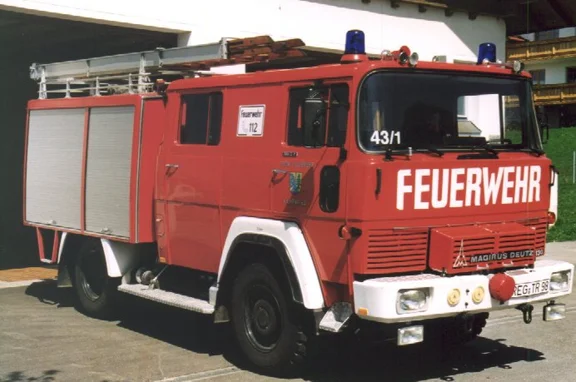 1982 -1.jpg